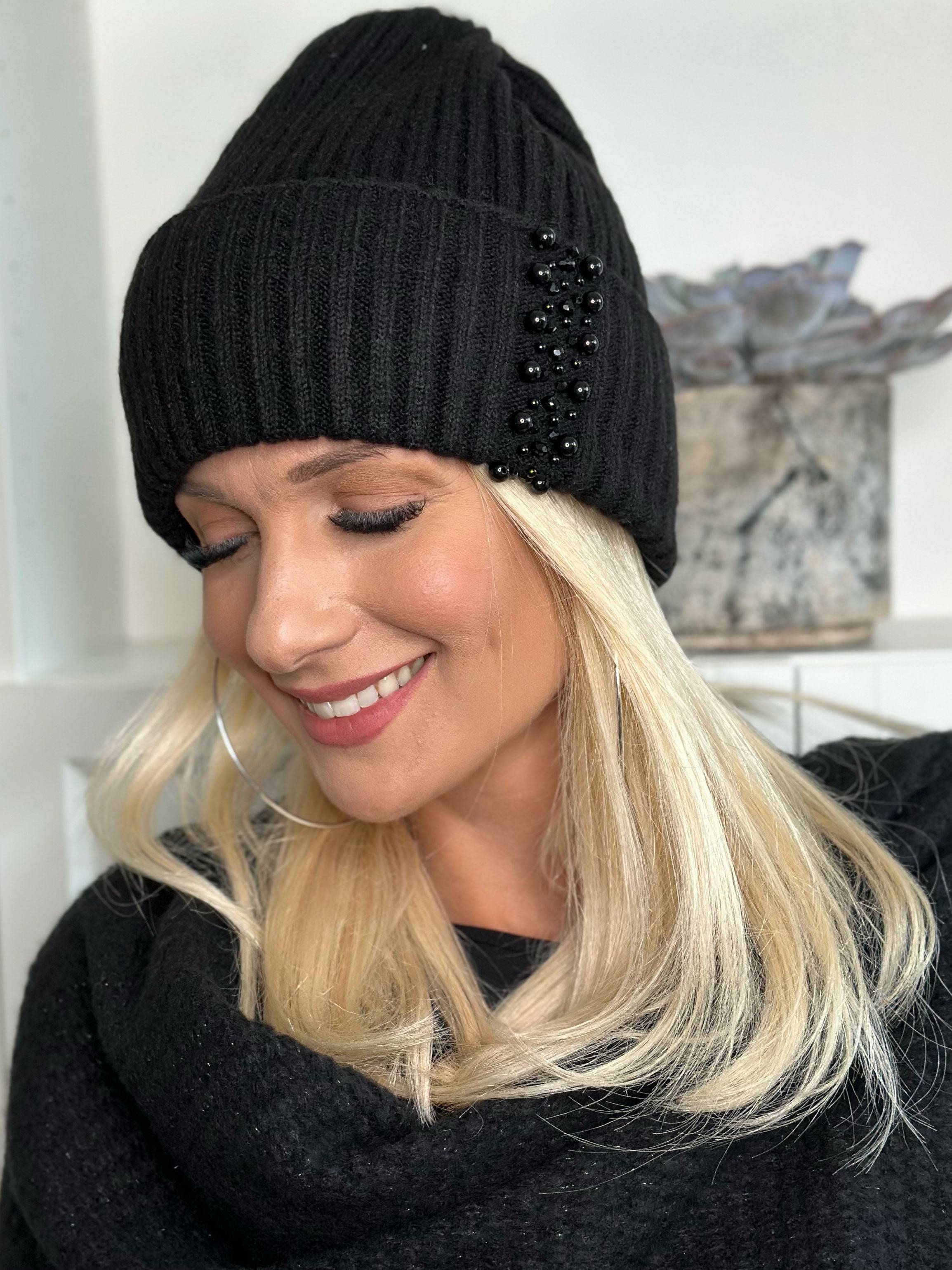 Yusra - Lækker blød hue med perler